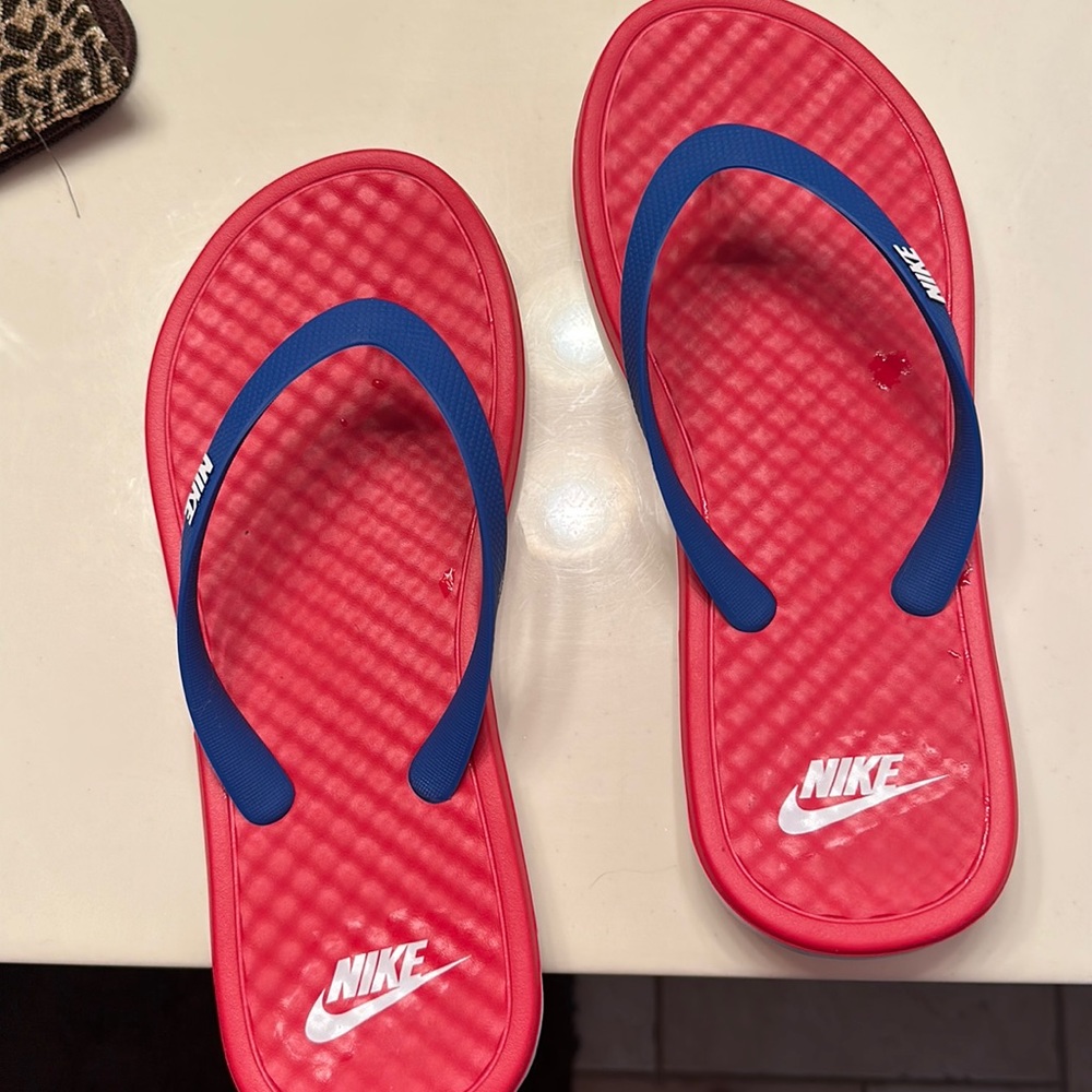 Nike flip flop